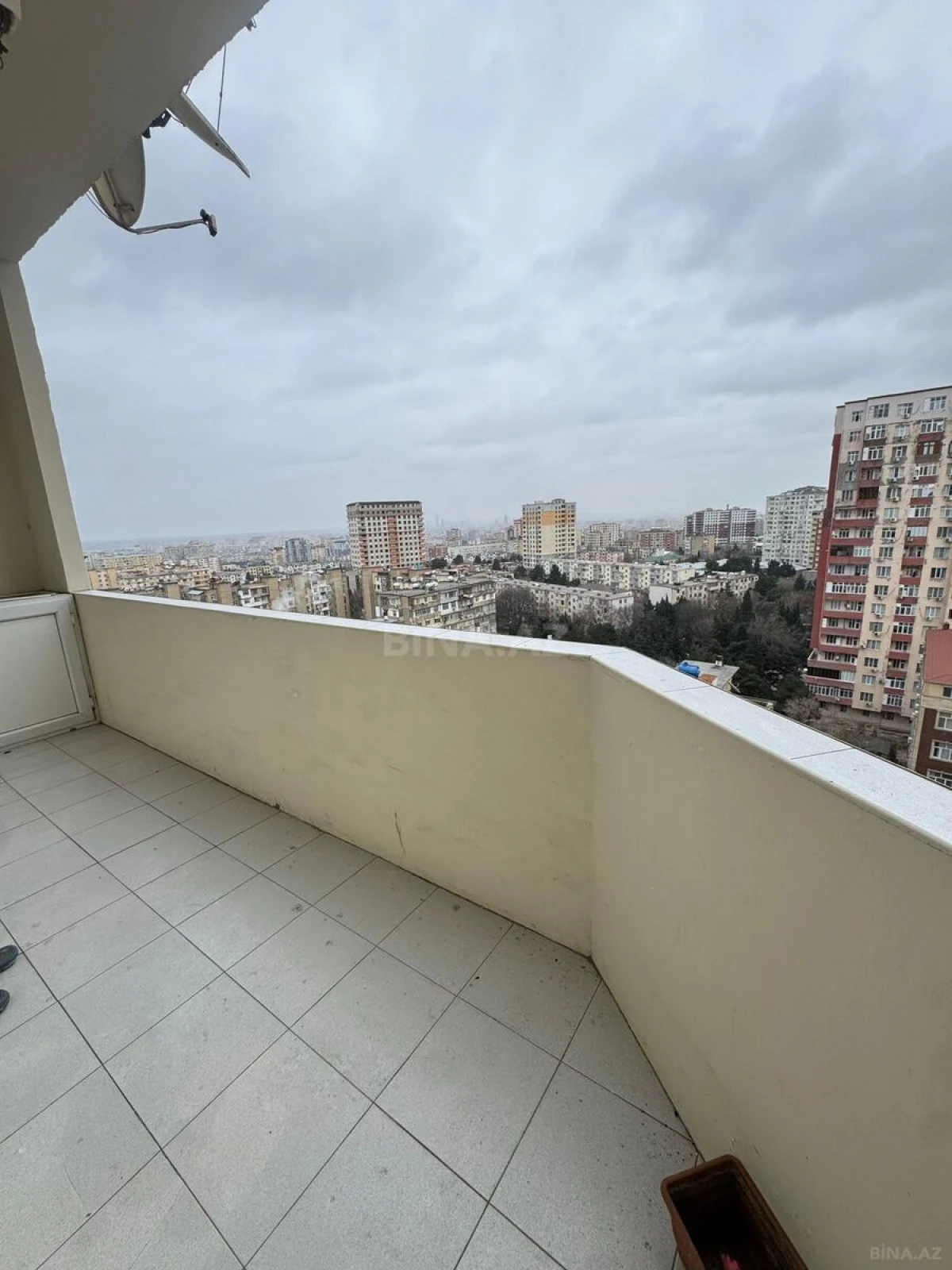 Satılır 2 otaqlı mənzil 90 m²