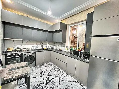 Satılır 5 otaqlı həyət evi 140 m²