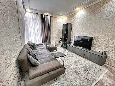 Satılır 5 otaqlı həyət evi 140 m²