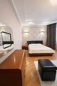 Satılır 3 otaqlı mənzil 140 m²