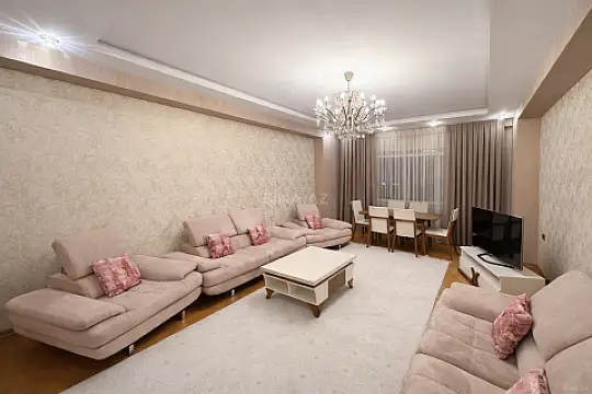 Satılır 3 otaqlı mənzil 140 m²