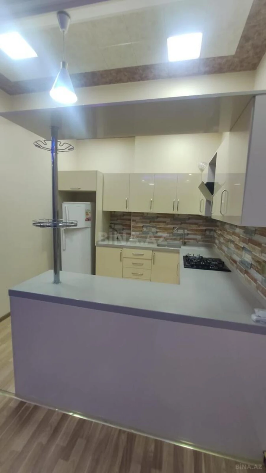 Kirayə verilir 2 otaqlı mənzil 100 m²