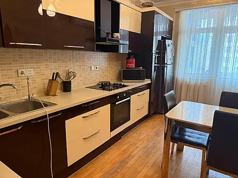 Satılır 3 otaqlı mənzil 120 m²