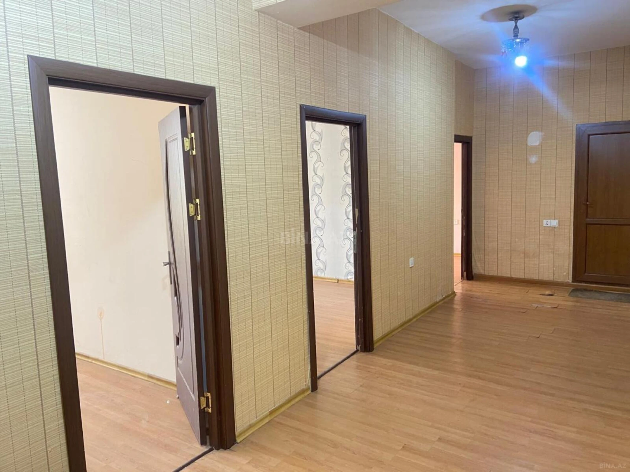 Satılır 2 otaqlı mənzil 90 m²
