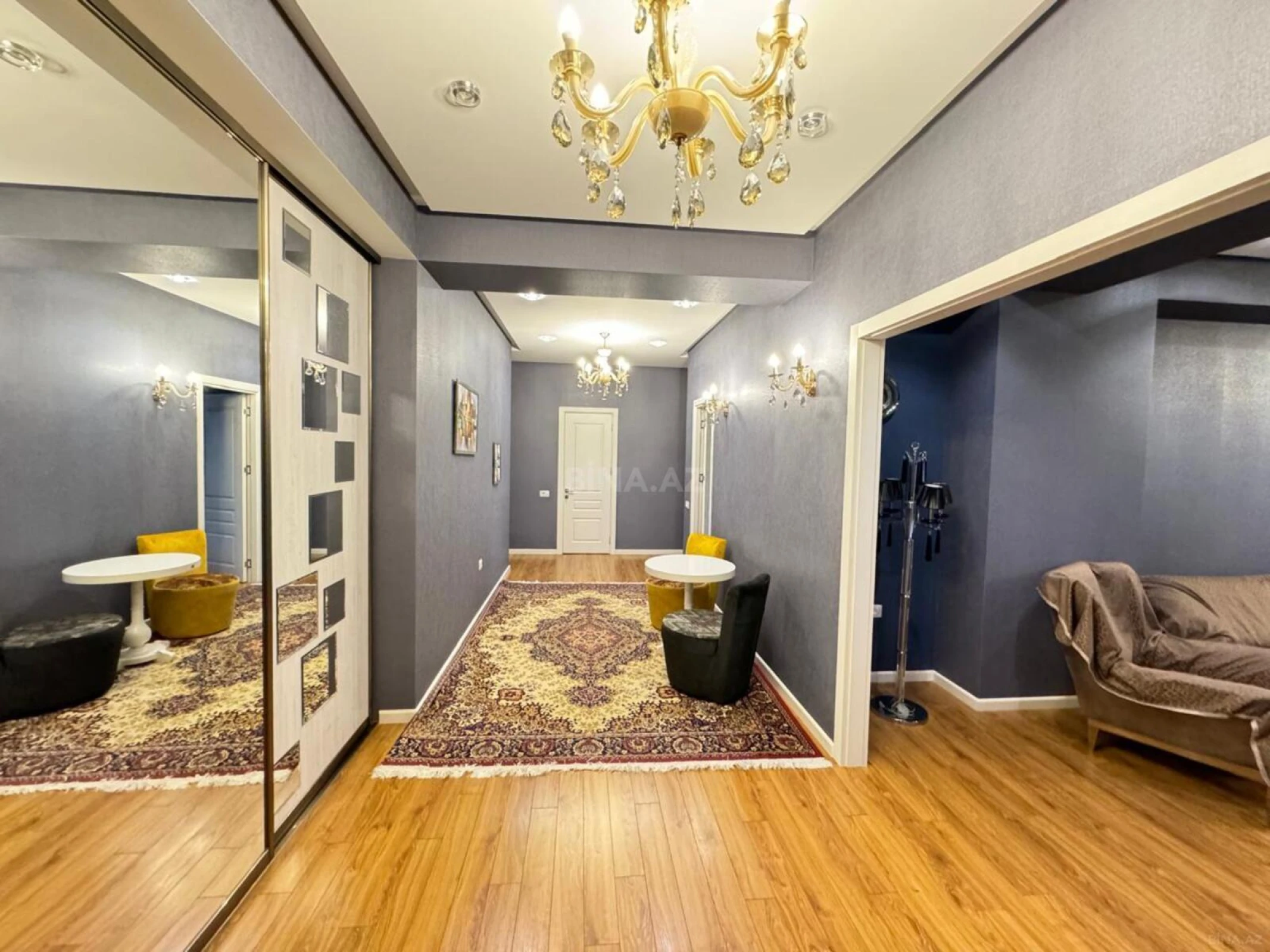 Kirayə verilir 3 otaqlı mənzil 145 m²