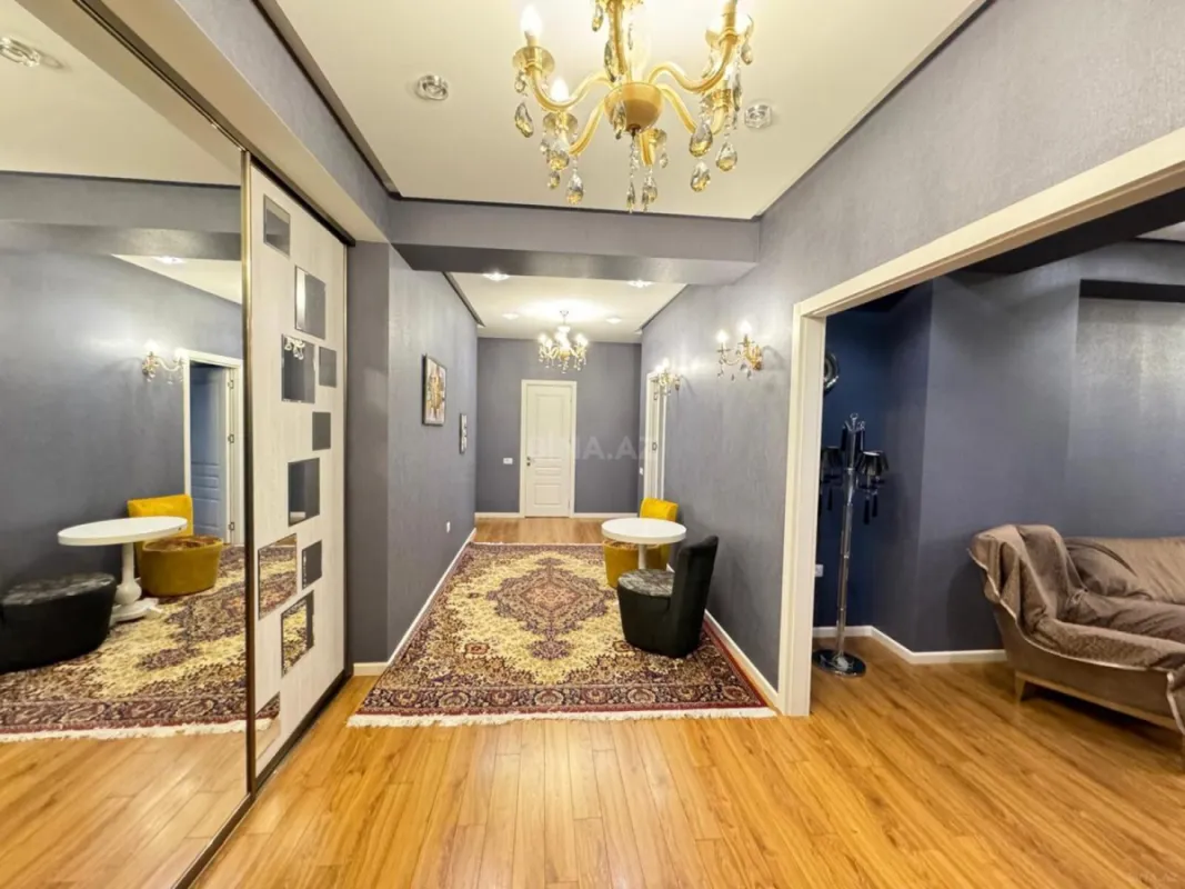 Kirayə verilir 3 otaqlı mənzil 145 m²