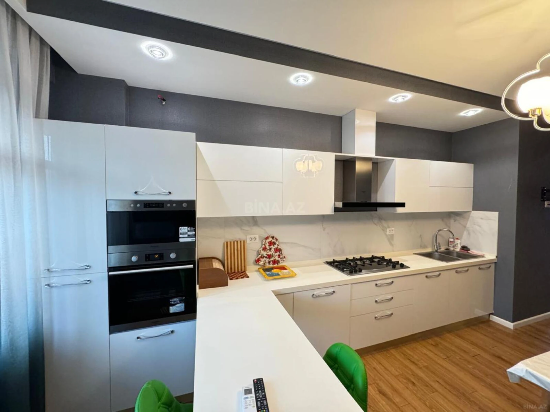 Kirayə verilir 3 otaqlı mənzil 145 m²