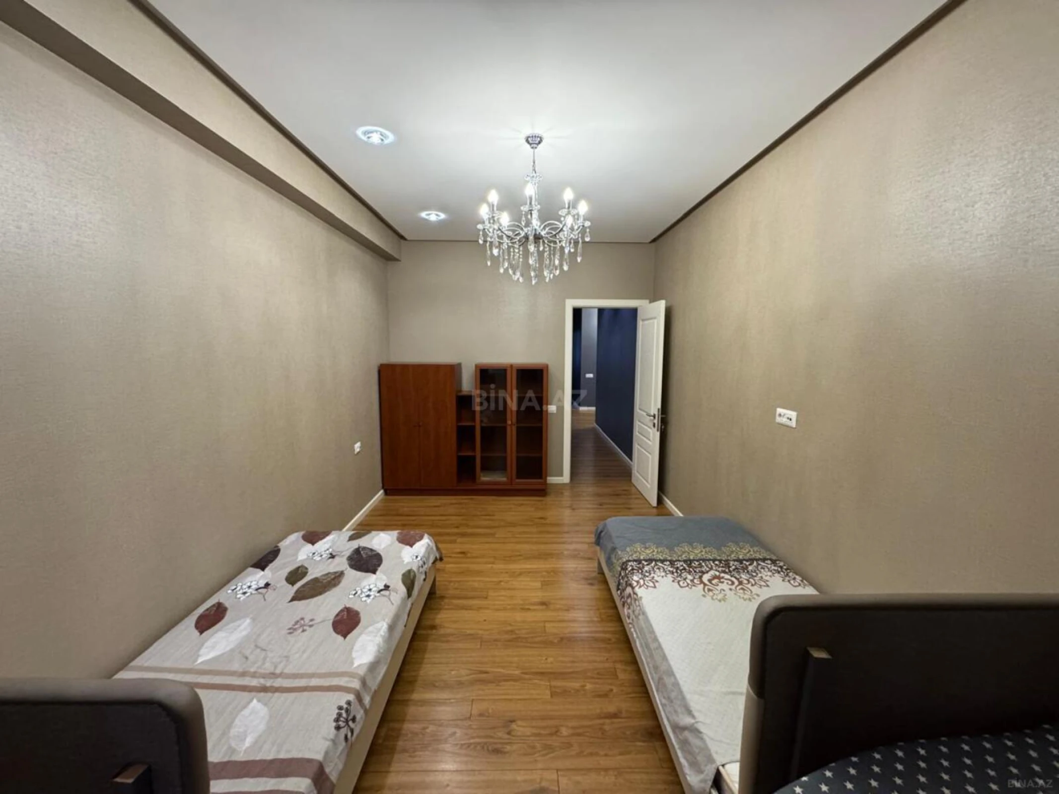 Kirayə verilir 3 otaqlı mənzil 145 m²