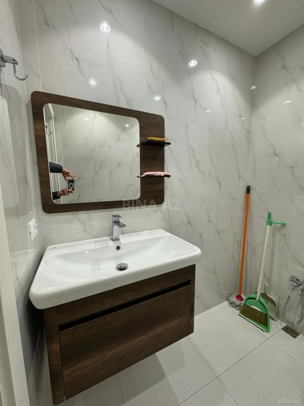 Kirayə verilir 3 otaqlı mənzil 145 m²