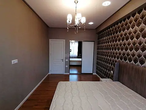 Kirayə verilir 3 otaqlı mənzil 145 m²