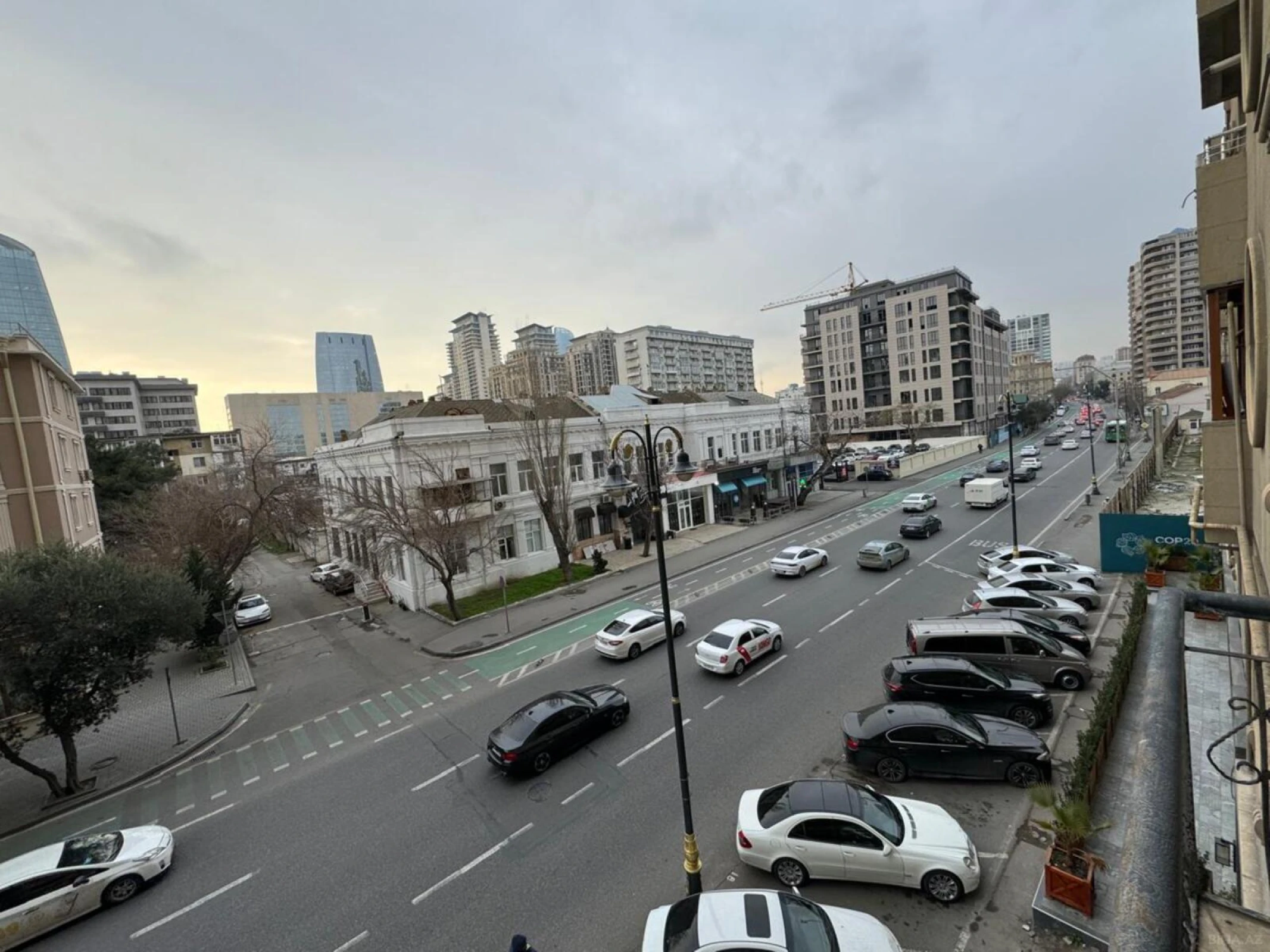 Kirayə verilir 3 otaqlı mənzil 145 m²