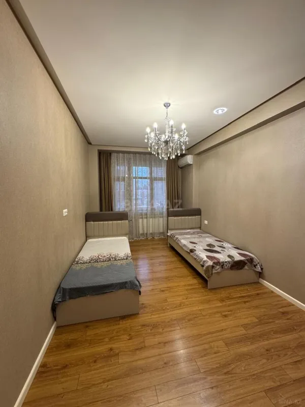 Kirayə verilir 3 otaqlı mənzil 145 m²