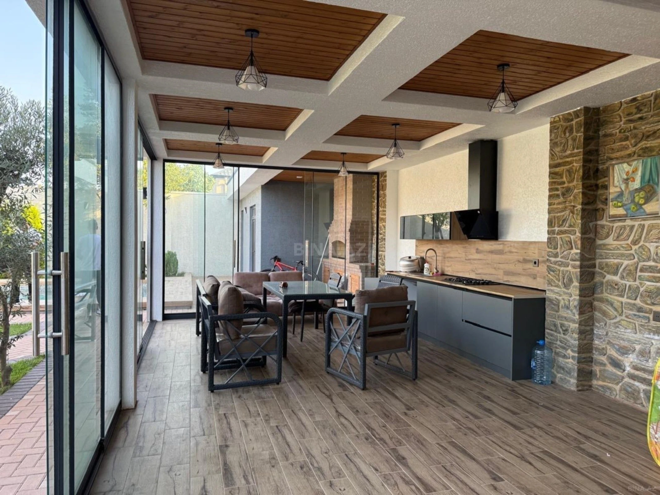 Kirayə verilir 5 otaqlı həyət evi 280 m²