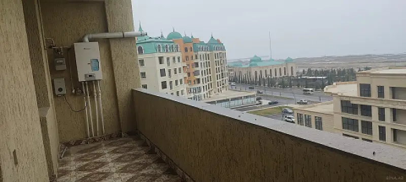 Kirayə verilir 3 otaqlı mənzil 140 m²