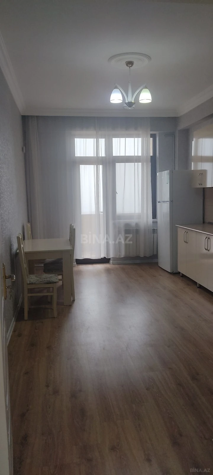 Kirayə verilir 3 otaqlı mənzil 140 m²