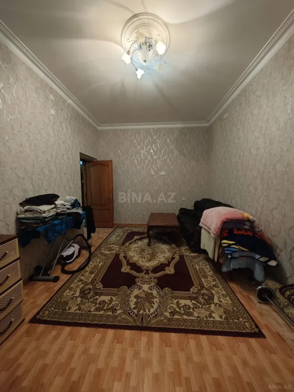 Satılır 12 otaqlı həyət evi 430 m²