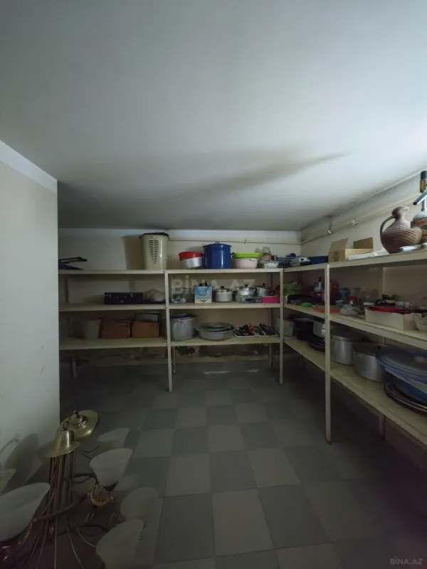 Satılır 12 otaqlı həyət evi 430 m²