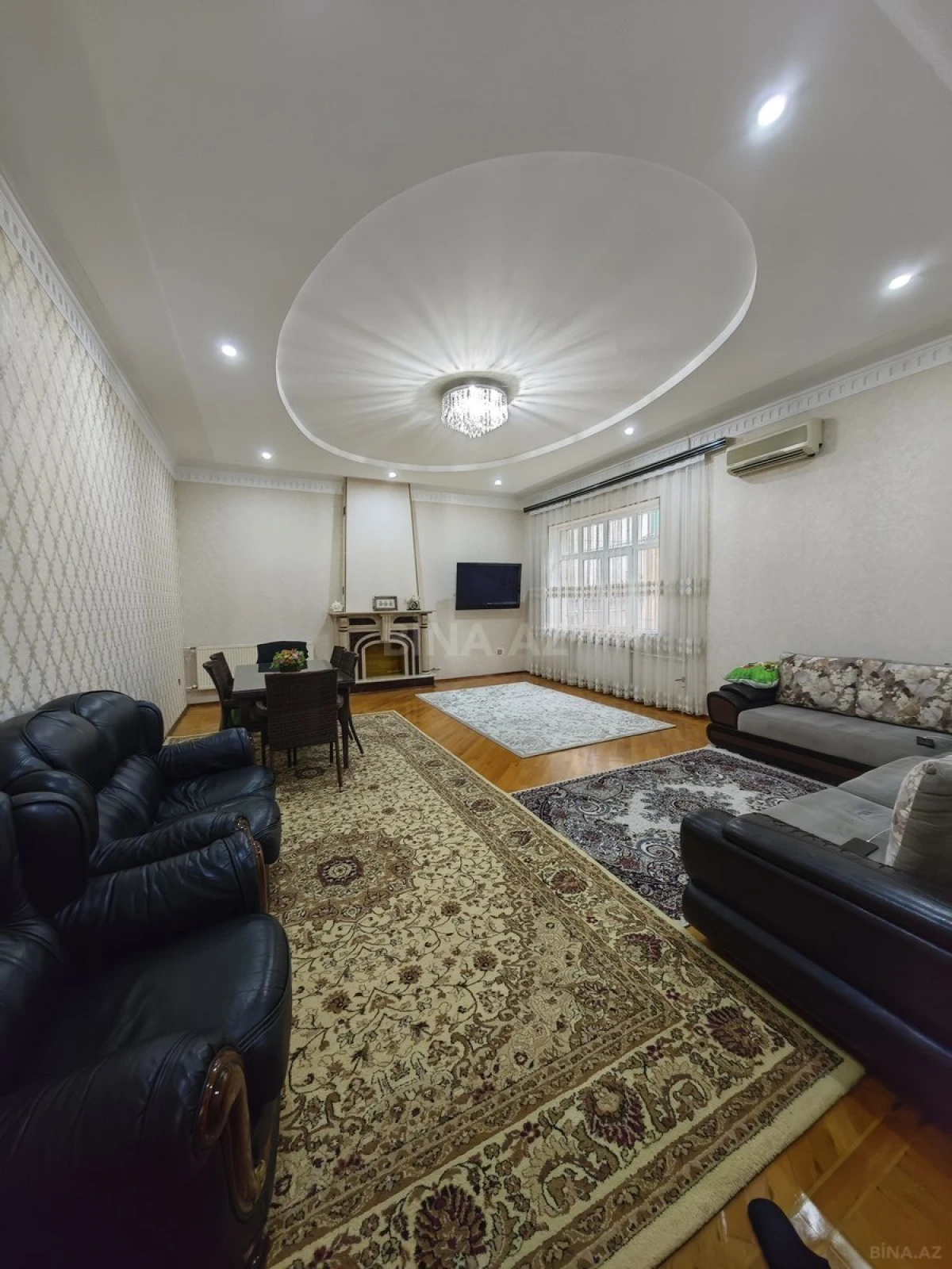 Satılır 12 otaqlı həyət evi 430 m²
