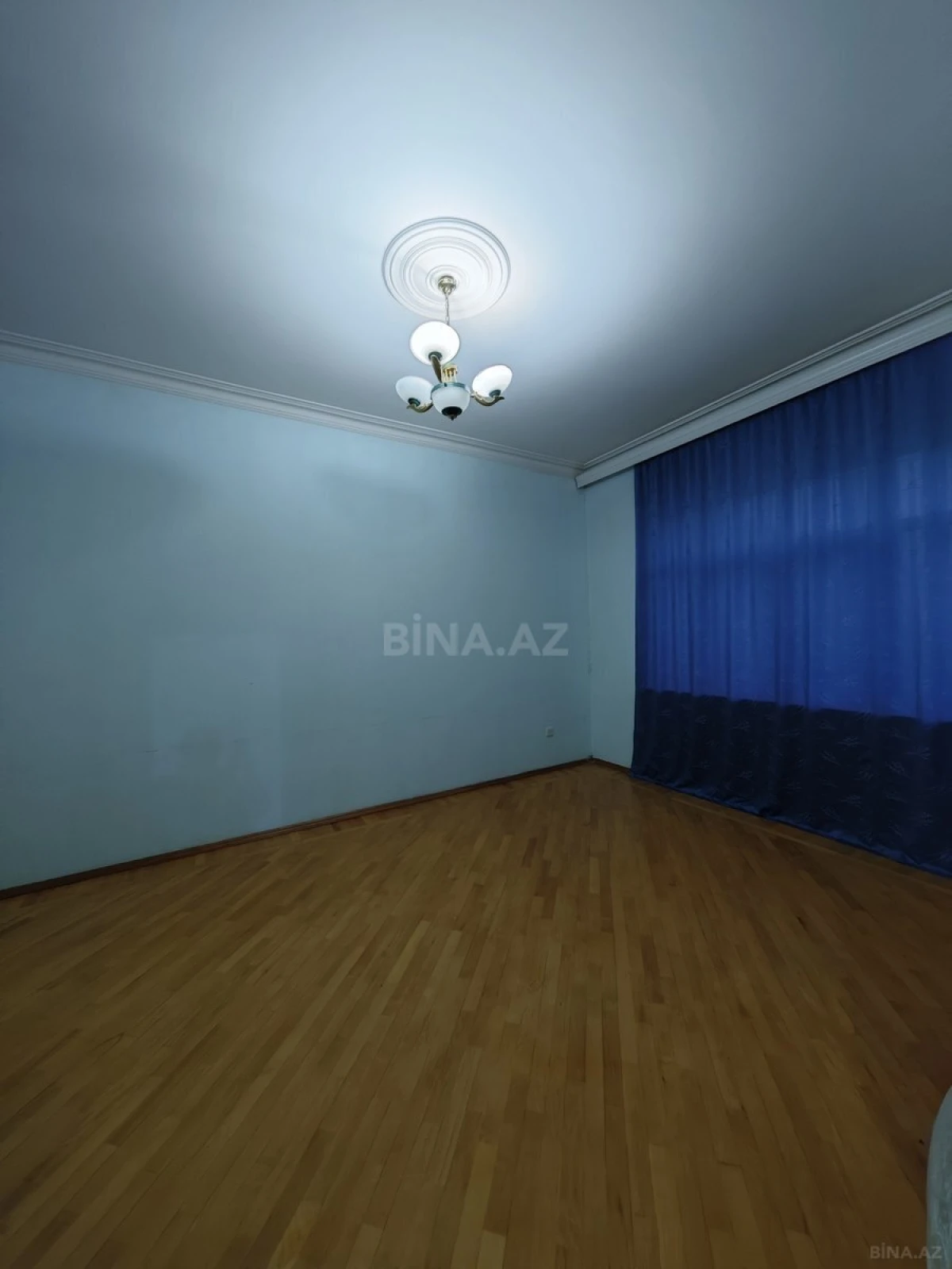 Satılır 12 otaqlı həyət evi 430 m²