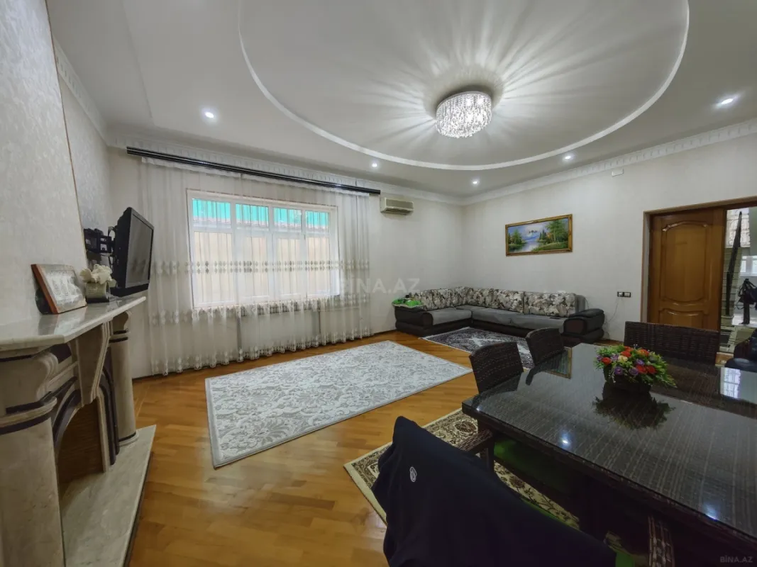 Satılır 12 otaqlı həyət evi 430 m²