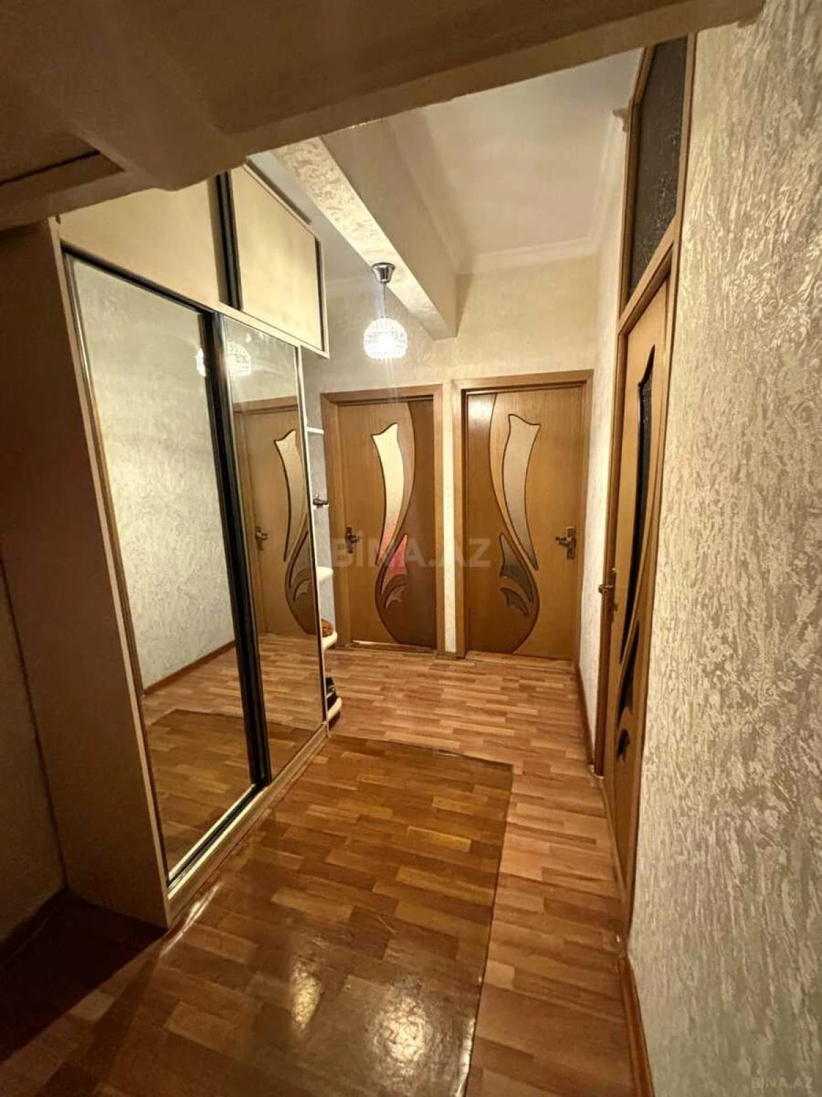 Satılır 4 otaqlı mənzil 110 m²