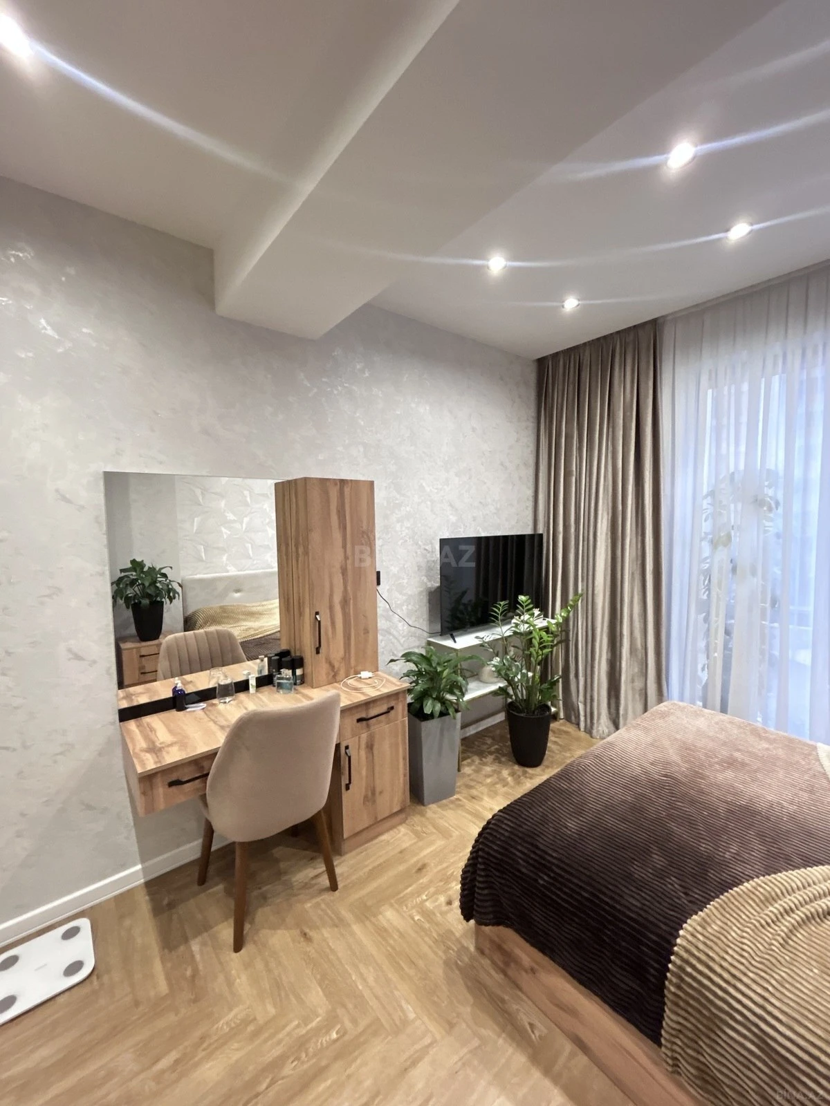 Kirayə verilir 2 otaqlı mənzil 65 m²