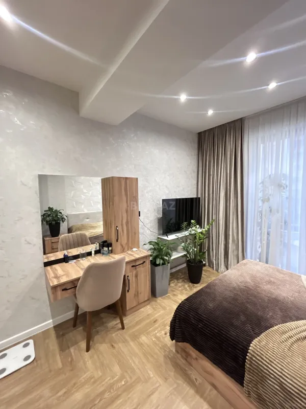 Kirayə verilir 2 otaqlı mənzil 65 m²