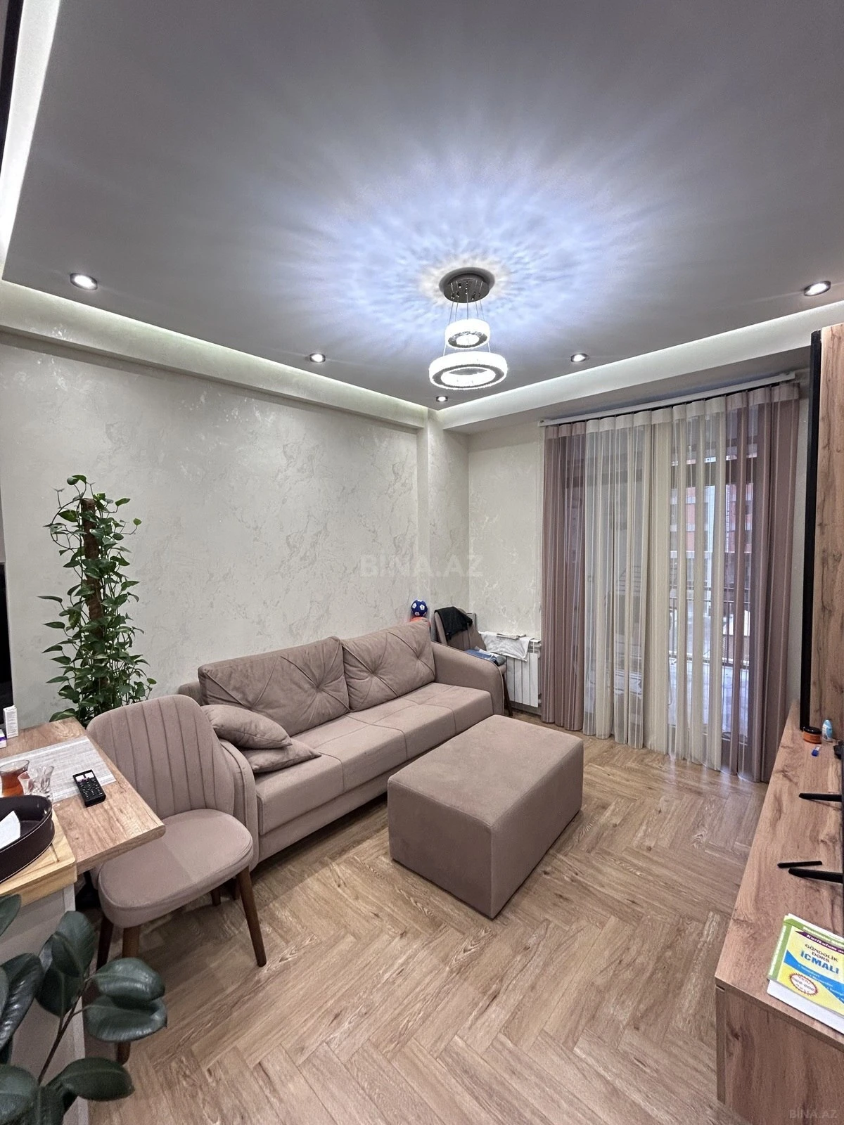 Kirayə verilir 2 otaqlı mənzil 65 m²