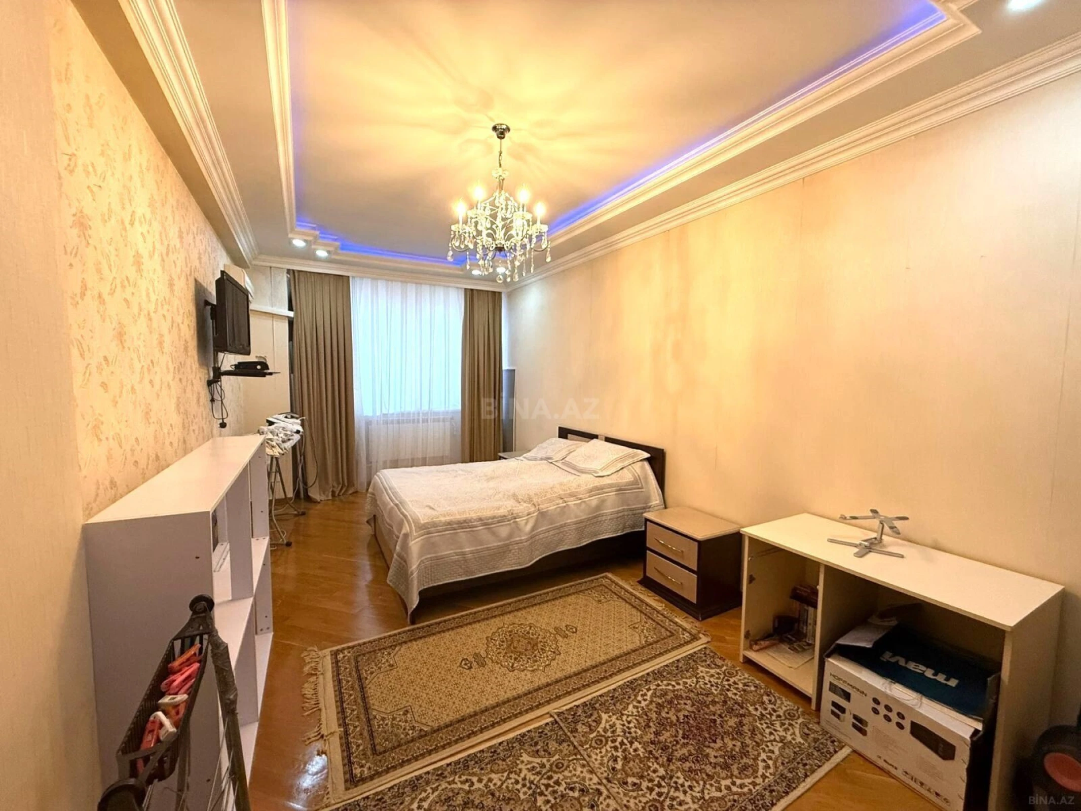 Satılır 4 otaqlı mənzil 138 m²