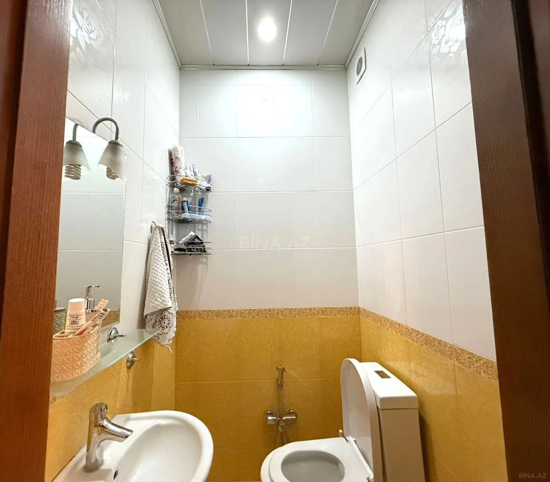 Satılır 4 otaqlı mənzil 138 m²