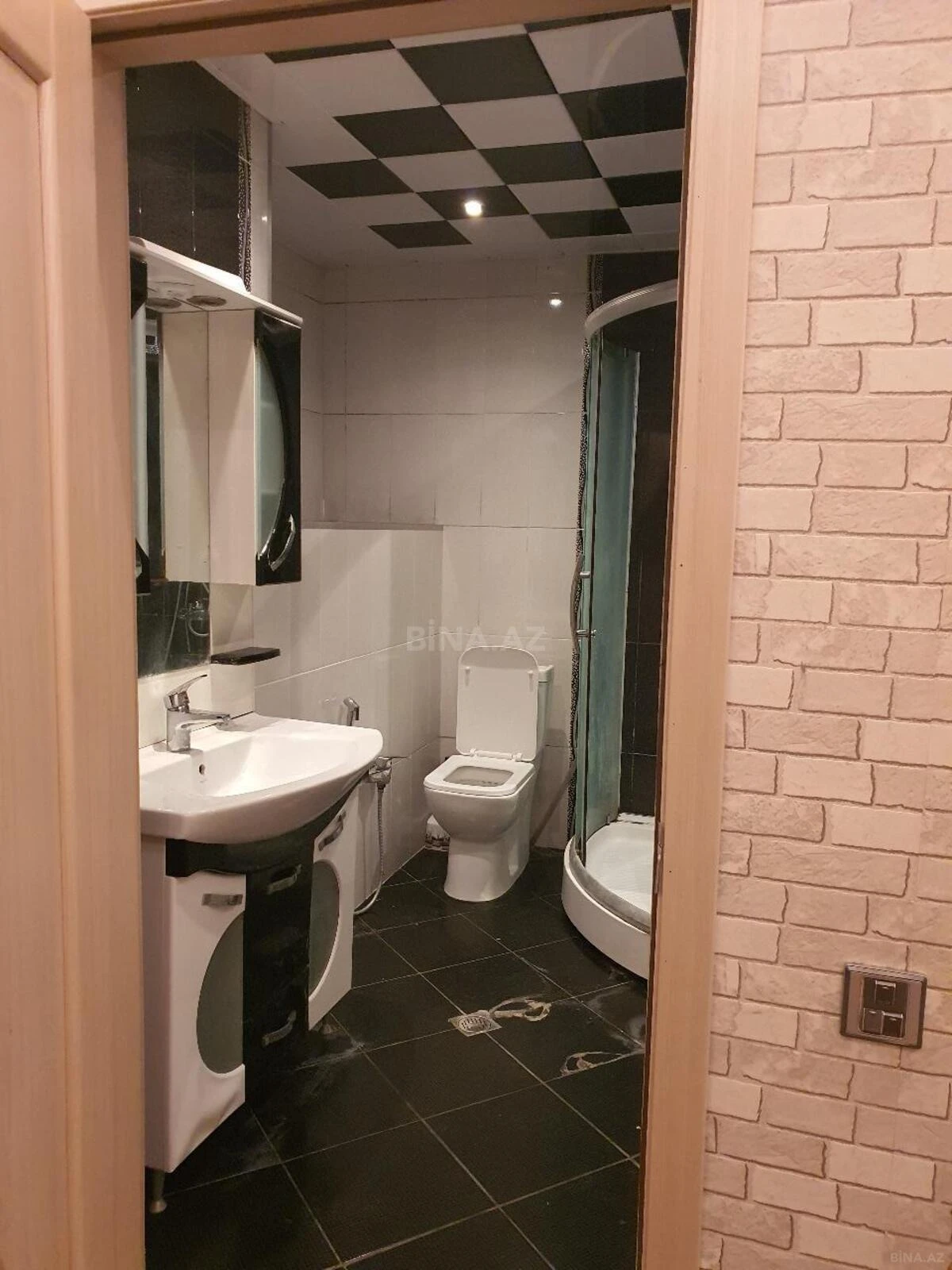 Satılır 3 otaqlı mənzil 130 m²
