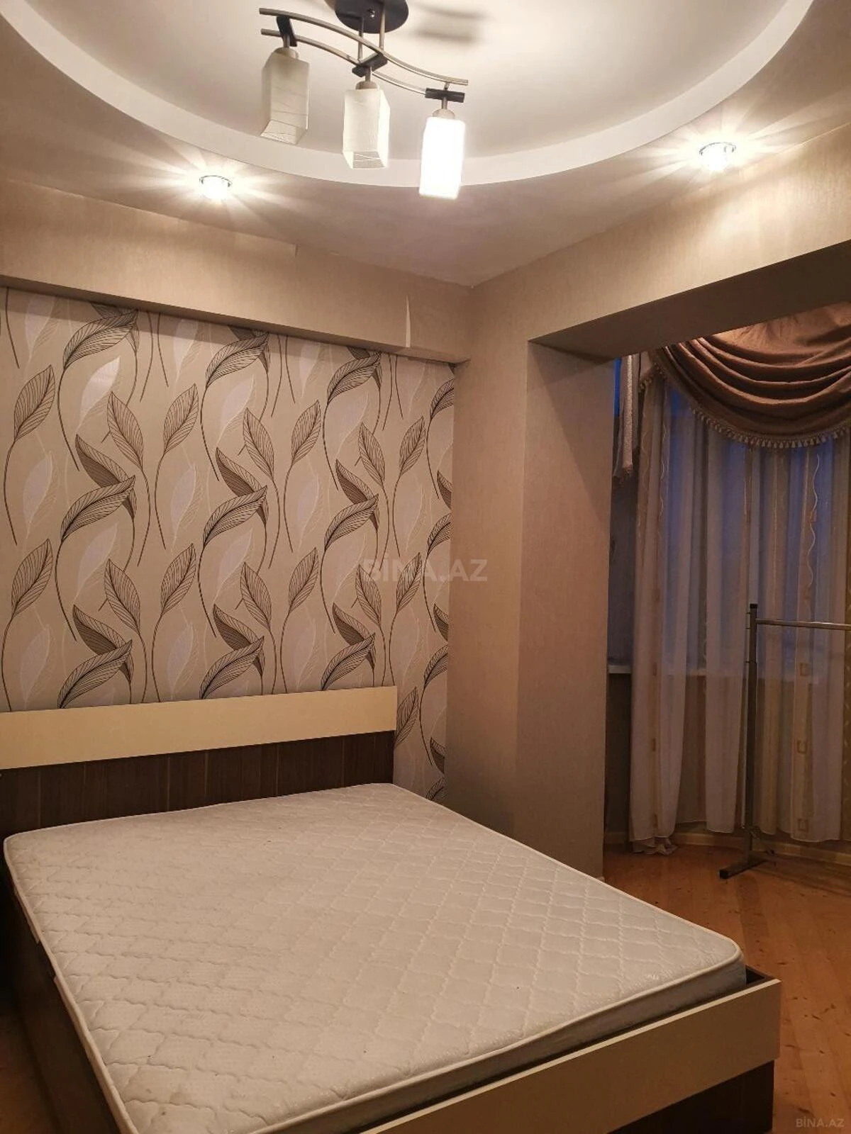 Satılır 3 otaqlı mənzil 130 m²