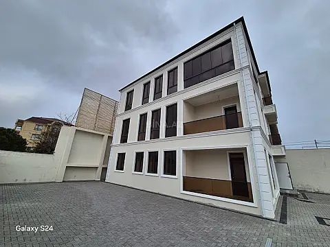 Satılır 6 otaqlı həyət evi 400 m²