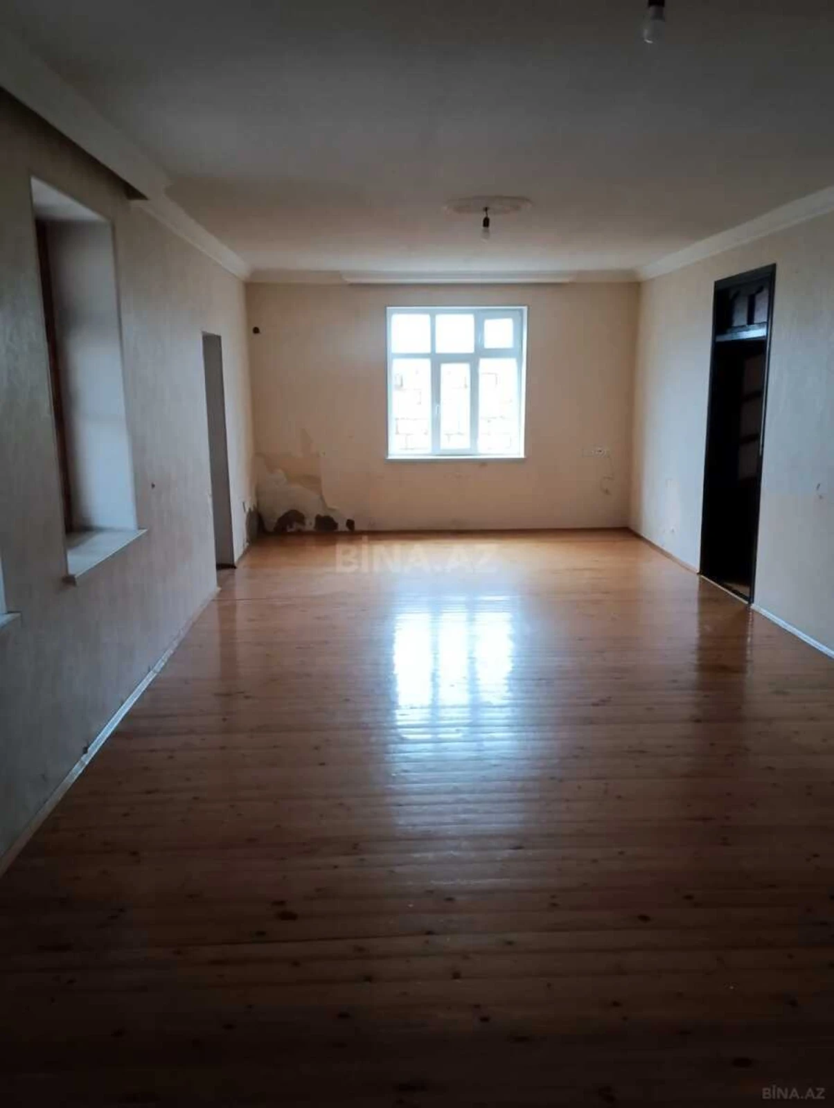 Satılır 8 otaqlı həyət evi 300 m²
