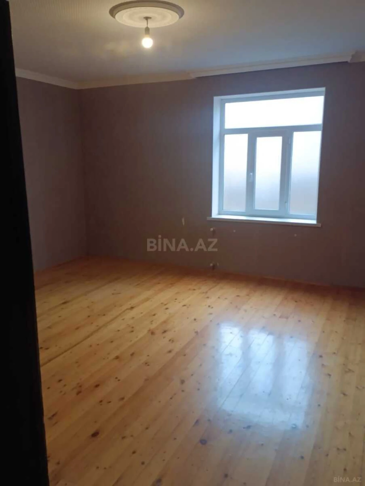 Satılır 8 otaqlı həyət evi 300 m²