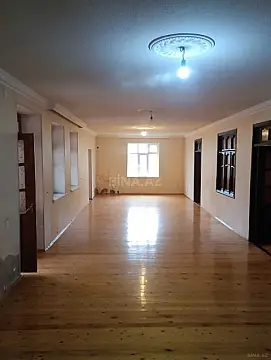 Satılır 8 otaqlı həyət evi 300 m²
