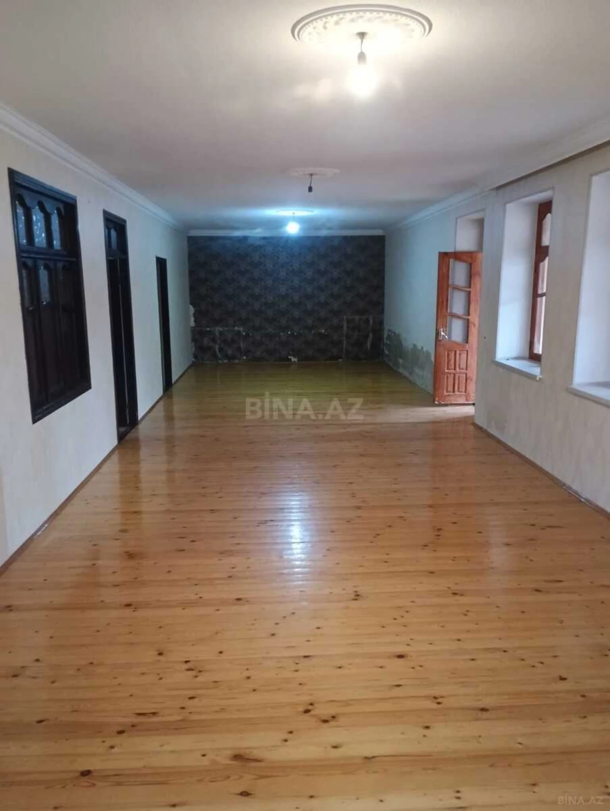 Satılır 8 otaqlı həyət evi 300 m²