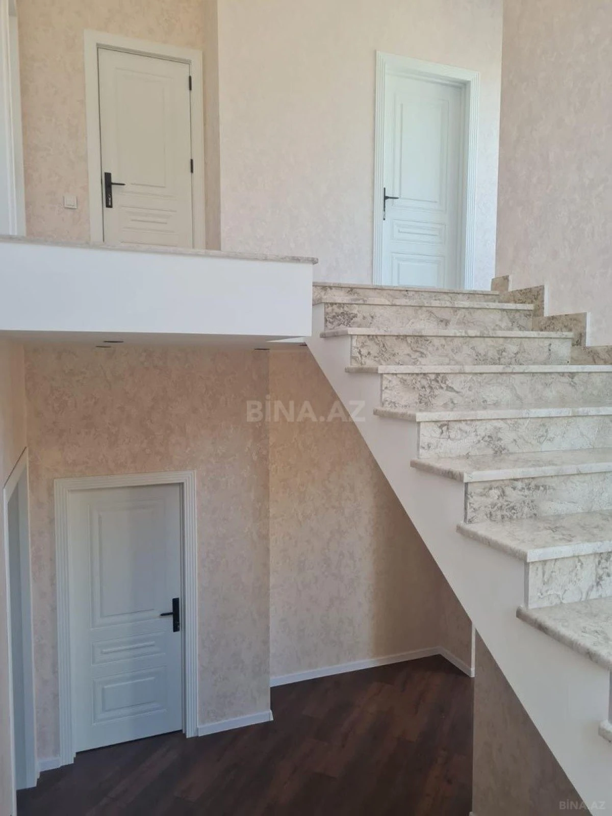 Satılır 4 otaqlı həyət evi 170 m²