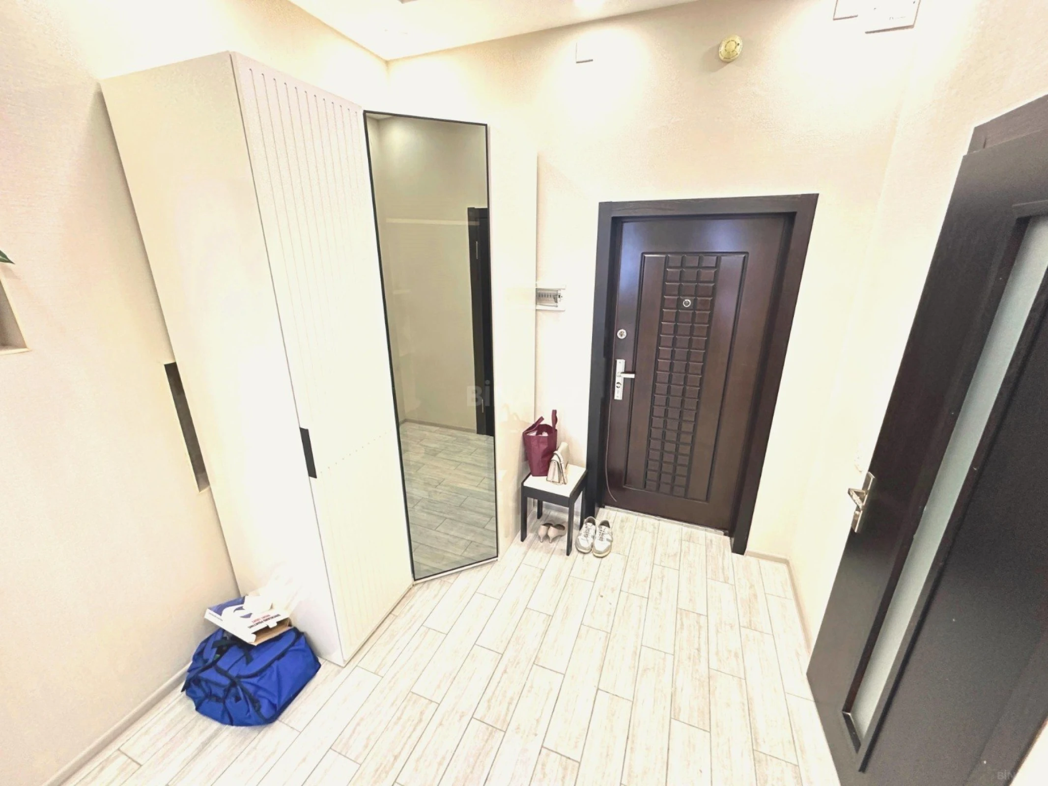 Kirayə verilir 2 otaqlı mənzil 65 m²