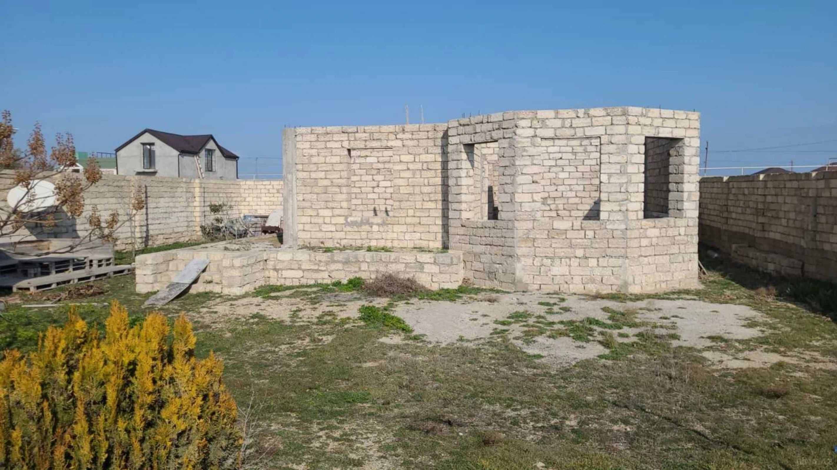 Satılır 4 otaqlı həyət evi 200 m²