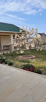 Satılır 4 otaqlı həyət evi 200 m²