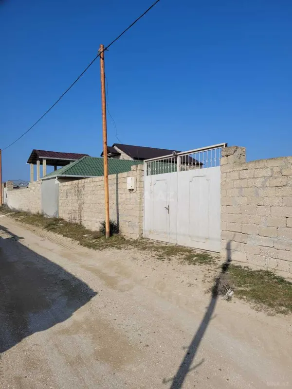 Satılır 4 otaqlı həyət evi 200 m²