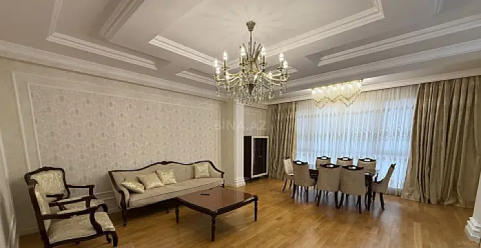 Satılır 4 otaqlı mənzil 185 m²