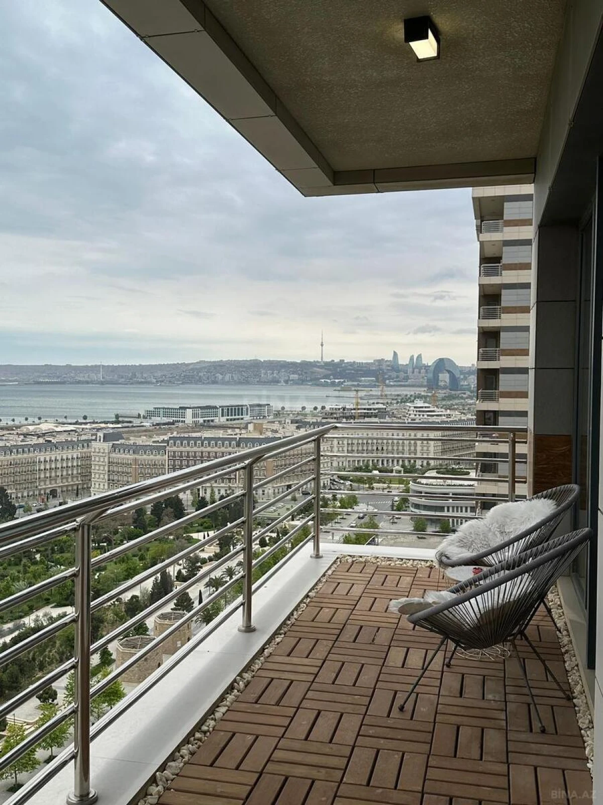 Kirayə verilir 3 otaqlı mənzil 190 m²