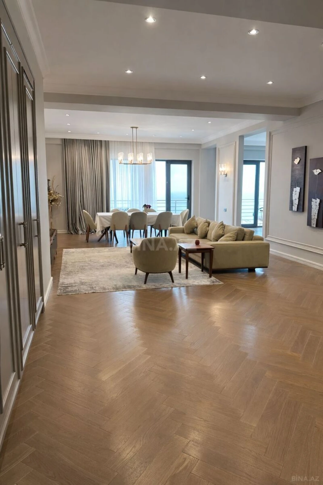 Kirayə verilir 3 otaqlı mənzil 190 m²