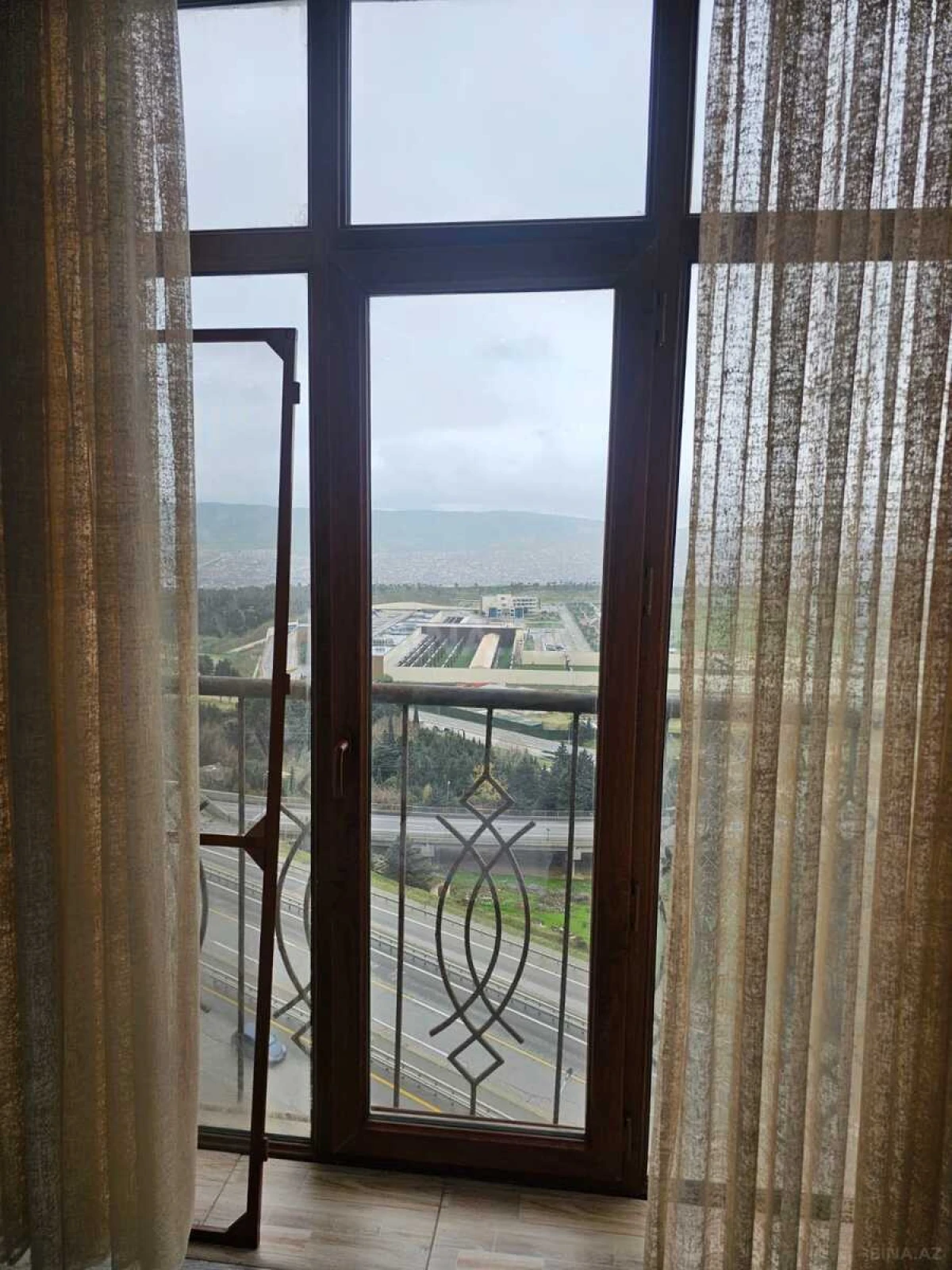 Kirayə verilir 3 otaqlı mənzil 125 m²