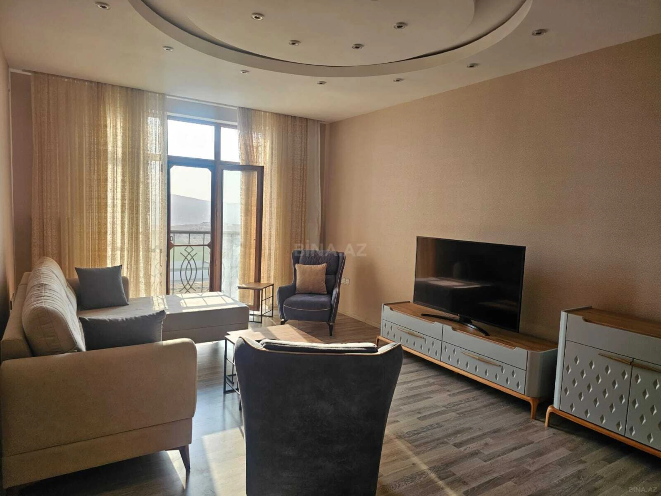 Kirayə verilir 3 otaqlı mənzil 125 m²