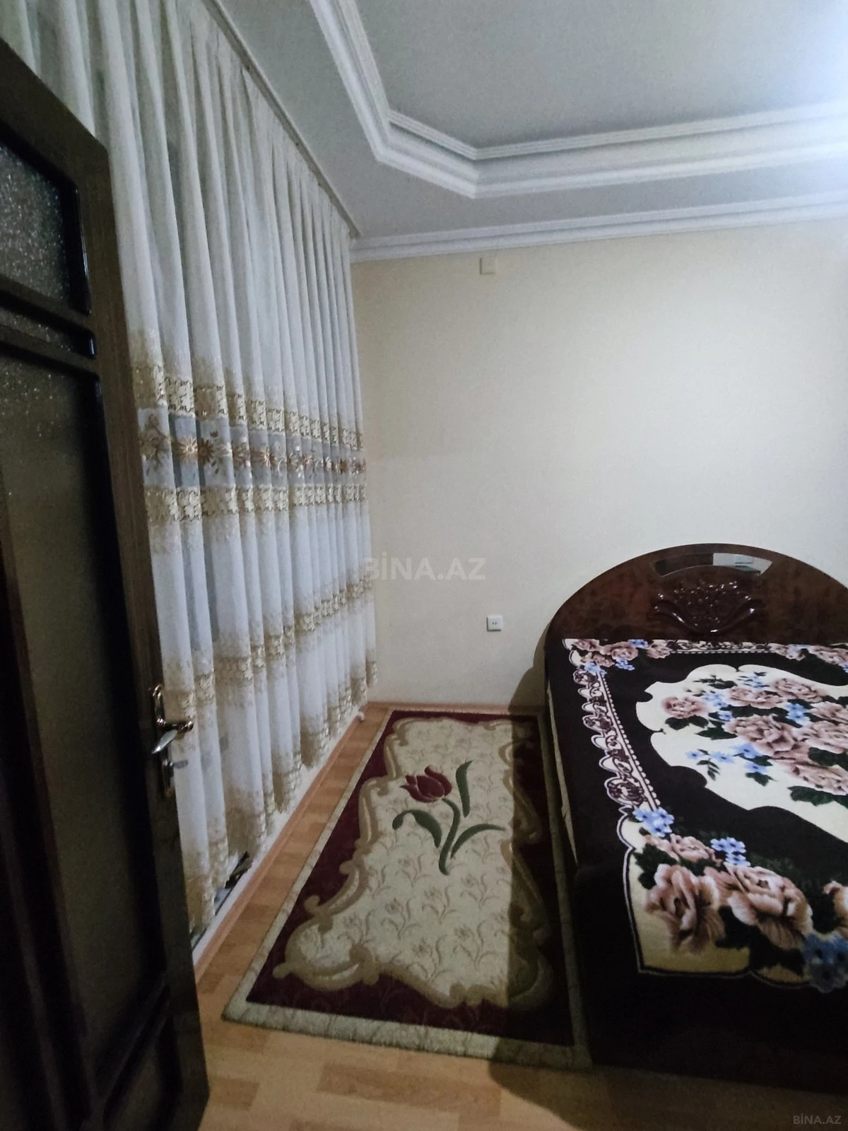Kirayə verilir 2 otaqlı mənzil 90 m²