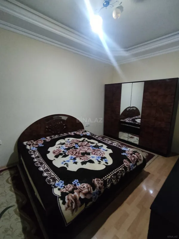 Kirayə verilir 2 otaqlı mənzil 90 m²