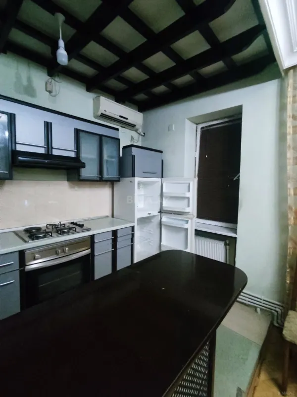 Kirayə verilir 2 otaqlı mənzil 90 m²